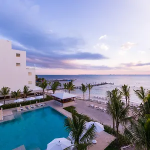 Izla Front Hotel